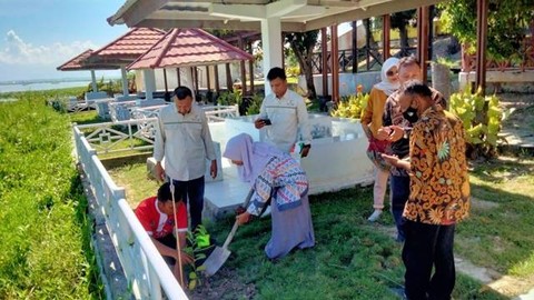 PLN Salurkan Bibit Pohon Buah-buahan Bernilai Rp 10 Juta di Gorontalo