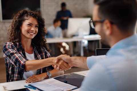 Gaya Bicara yang Tepat Saat Interview Kerja Menurut Expert