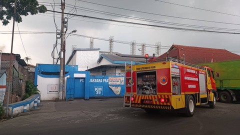 Pabrik Pengolahan Minyak Kelapa di Mojokerto Terbakar, Diduga Korsleting Listrik