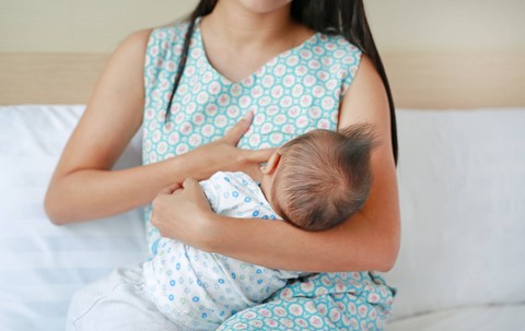 Puting Payudara Lepas saat Proses Menyusui Bayi, Mungkinkah Terjadi?