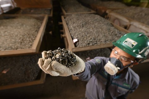 harga-komoditas-hari-ini-nikel-merosot-57-persen-timah-naik-12-persen