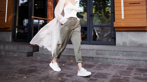 8 Baju yang Cocok untuk Celana Cargo Perempuan dengan Berbagai Look