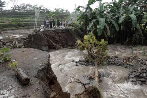 Foto: Kerusakan Akibat Banjir Bandang dan Longsor di Banyumas