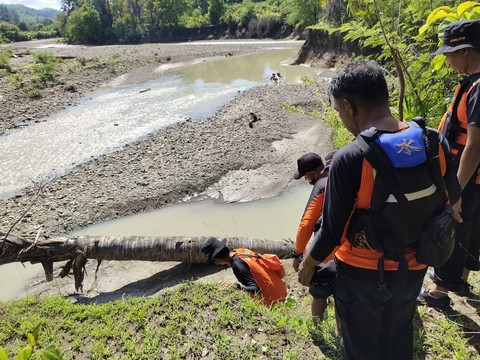 Pasutri di Kupang Terseret Banjir, Istri Ditemukan Tewas, Suami dalam Pencarian