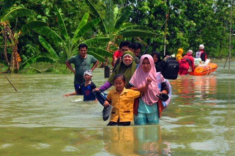Foto: Sepuluh Desa Terendam Banjir Luapan Sungai Lusi di Grobogan
