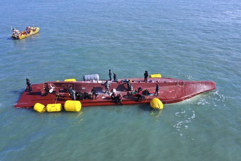 Kapal Nelayan Terbalik di Perairan Korea Selatan, 9 Orang Hilang