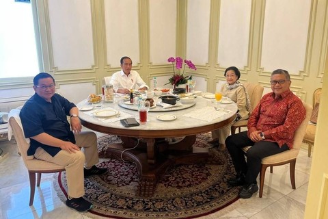 Jokowi Ungkap Isi Pertemuan 3 Jam dengan Megawati di Istana Merdeka