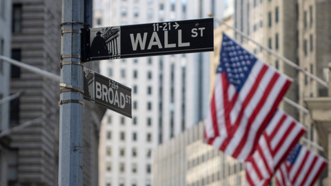 Wall Street Ditutup Menguat Meski Sentimen Konsumen di AS Melemah