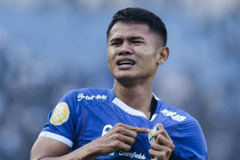 Persib Resmi Pinjamkan Dimas Drajad ke Malut United