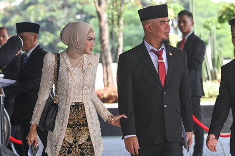 5 Berita Populer: IG Ahmad Dhani Dipegang Mulan; Clara Shinta Sidang Cerai