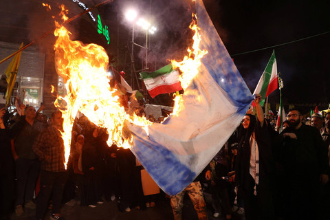 Waspada Iran-Israel Terus Membara