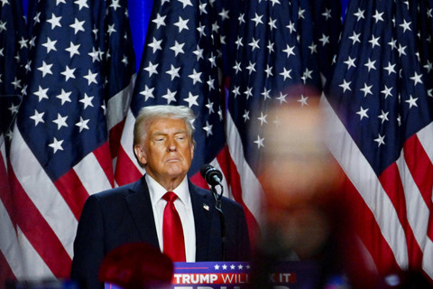 Trump Pamer Situs Pengajuan Visa Eksklusif 'Gold Card': Trump Card is Coming