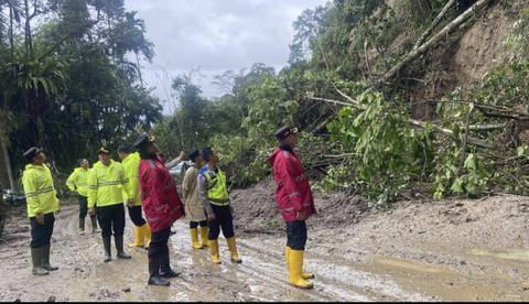 2 Hari Putus Imbas Longsor, Jalur Medan-Karo Dibuka tapi Belum Bisa Dilalui