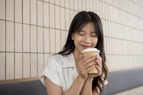 3 Kebiasaan Buruk saat Minum Kopi yang Perlu Kamu Hindari