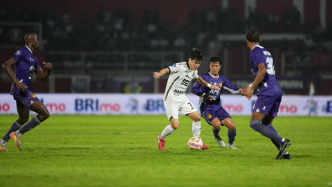 Hasil Liga 1: Dihiasi Gol Penalti, Persija Iris Persik & Balik ke 4 Besar