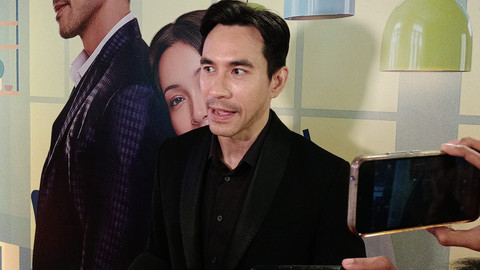 Darius Sinathrya Curhat soal Peran Suami saat Nantikan Buah Hati di Film Lyora
