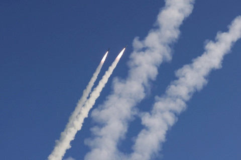 Rudal Balistik Iran Bombardir Israel, 7 Orang Terluka