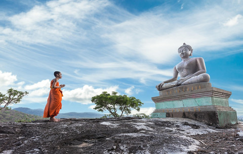 Arti Sabbe Satta Bhavantu Sukhitatta, Doa Khusus di Hari Raya Waisak