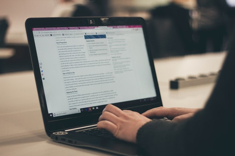 Pengertian Media Publikasi Blog dan Vlog serta Perbedaannya