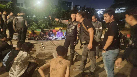 Operasi Berantas Jaya: 24 Pelaku Tawuran Ditangkap, Celurit Disita