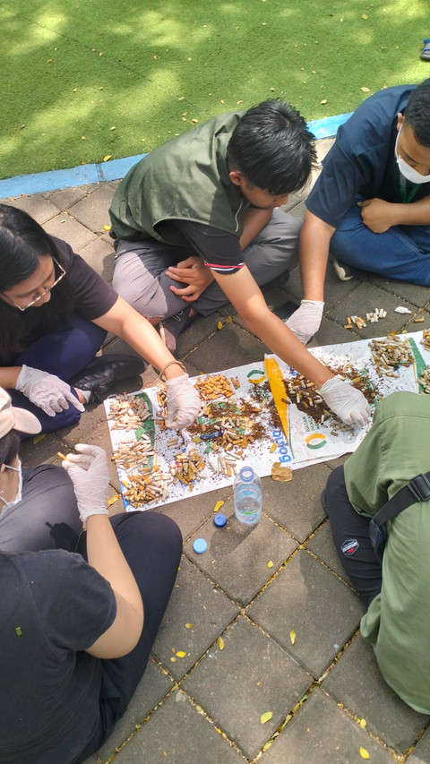 Inspiratif, Komunitas Trash Ranger Indonesia Lakukan Aksi Pungut Puntung Rokok