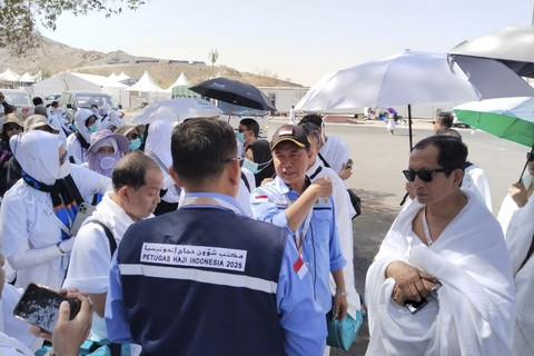 Saat Menag Rapat dengan Timwas Haji DPR di Arafah Agar Wukuf Lancar