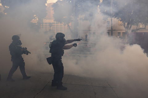 Polisi Tangkap 27 Demonstran di Los Angeles