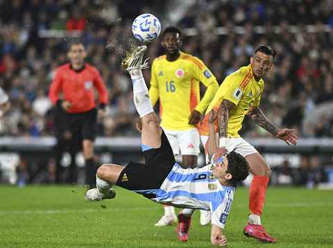 Foto: Argentina Ditahan Imbang Kolombia di Kualifikasi Piala Dunia 2026