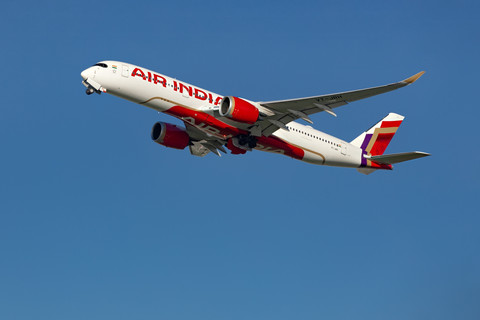 Detik-detik Jatuhnya Air India: Lepas Landas lalu Jatuh di Permukiman Penduduk