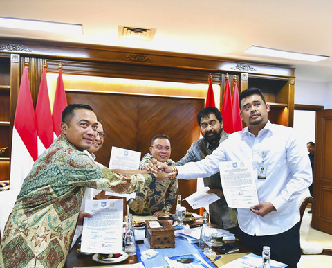 Momen Dasco Tengahi Mualem-Bobby saat Rapat Bareng Prabowo Bahas 4 Pulau