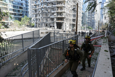 32 Warga Israel Terluka Akibat Gelombang Serangan Rudal Iran