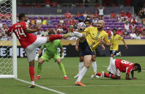 Foto: Hujan Gol, Benfica Hajar Auckland City 6-0 di Piala Dunia Antarklub