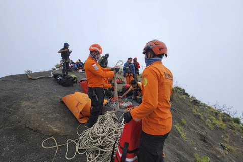 Menhut Akan Evaluasi Total SOP Pengamanan Usai Juliana Jatuh di Rinjani