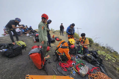 Kronologi Tim SAR Berhasil Evakuasi Juliana, WN Brasil yang Jatuh di Rinjani