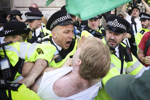 Foto: Demonstrasi Pro Palestina di London Dibubarkan Polisi
