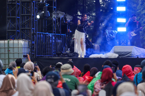 Foto: CIMB Niaga Hadirkan Konser Inspiratif ‘Sunset di Kebun’ di TMII