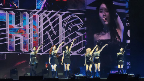 Momen StayC Nyanyikan Lagu Lantas dari Juicy Luicy Saat Konser di Jakarta