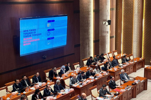 Komisi I Rapat Bareng Menlu Bahas Geopolitik Dunia