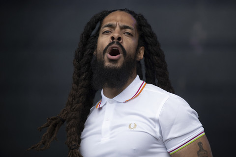 Bob Vylan Dikeluarkan dari Agensi Usai Kecam IDF di Panggung Glastonbury