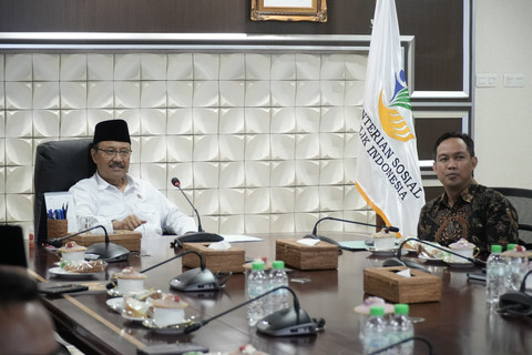 Mensos soal 15% Dana Bansos Belum Tersalurkan: Dialihkan ke Himbara