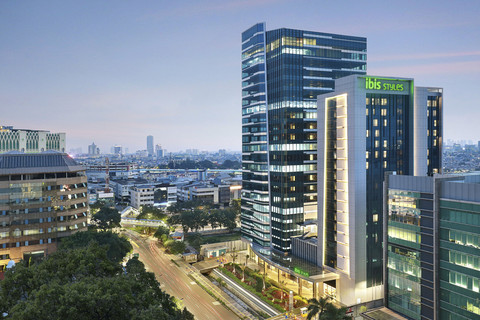 Ibis Styles Jakarta Tanah Abang Hadirkan Kolam Renang Indoor untuk Keluarga