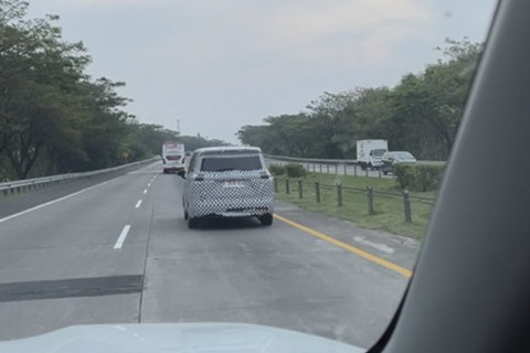 Terciduk Calon Mobil Baru Wuling Wujud MPV Pintu Geser, Debut di GIIAS 2025?