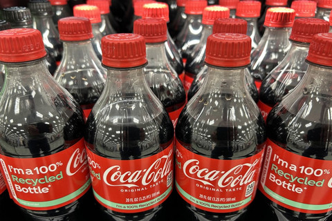 Trump Sebut Coca-Cola Setuju Gunakan Gula Tebu Asli untuk Produk AS