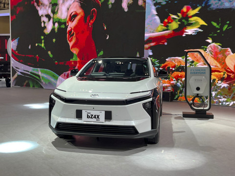 New Toyota bZ4X Rilis di GIIAS 2025, Diproduksi Lokal dan Harga Lebih Kompetitif