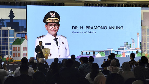 Cerita Pram saat Pertama Kali Naik Transum Pakai Jas, Disangka Pencitraan