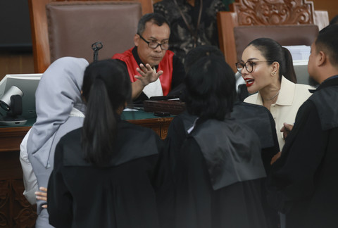 Nikita Mirzani Bantah Kesaksian Reza Gladys di Sidang: Banyak Mengarangnya