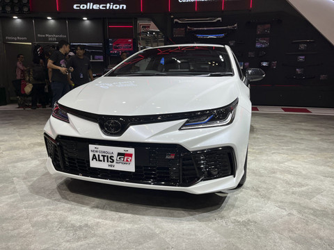 Toyota Corolla Altis Hybrid GR Sport Rilis di GIIAS 2025, Harga Rp 644,9 Juta