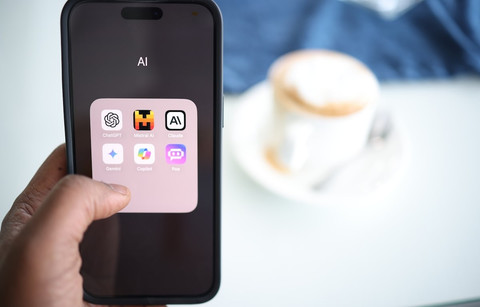13 Prompt AI untuk Menggabungkan Foto untuk Konten di Media Sosial