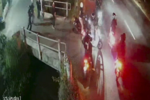 Ramai CCTV Sekelompok Remaja Bercelurit di Bantul Teror Kelompok Remaja Lain