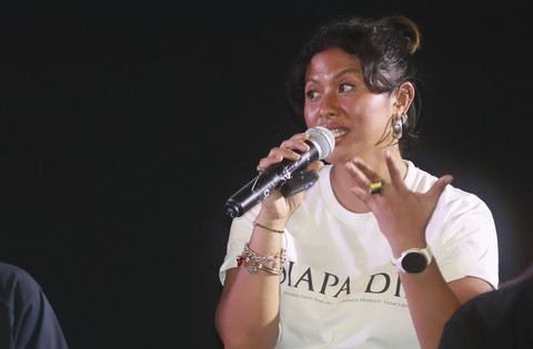 Nyanyi di Film Siapa Dia, Dira Sugandi: Lampu Sampai Pecah